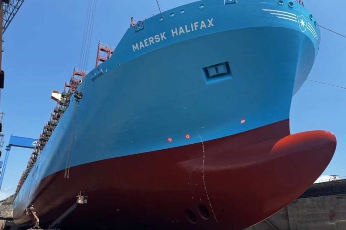 Maersk completa la primera conversión de un gran buque portacontenedores a un motor de metanol de combustible dual Maersk completa la primera conversión de un gran buque portacontenedores a un motor de metanol de combustible dual