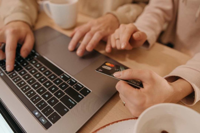 Rindegastos y Mastercard Una solución digital para la administración eficiente de tarjetas corporativas Rindegastos y Mastercard Una solución digital para la administración eficiente de tarjetas corporativas