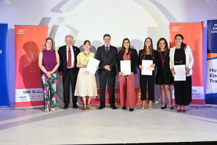 Graduación 2024 de Women in Energy WEC Chile Un impulso transformador para el liderazgo de mujeres en la industria Graduación 2024 de Women in Energy WEC Chile Un impulso transformador para el liderazgo de mujeres en la industria