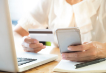 NUEVE DE CADA DIEZ COMPAÑIAS DEL SECTOR FINANCIERO YA UTILIZA LA INTELIGENCIA ARTIFICIAL PARA LA GESTIÓN DE RIESGOS Y SU CIBERSEGURIDAD IA GESTIÓN DE RIESGOS