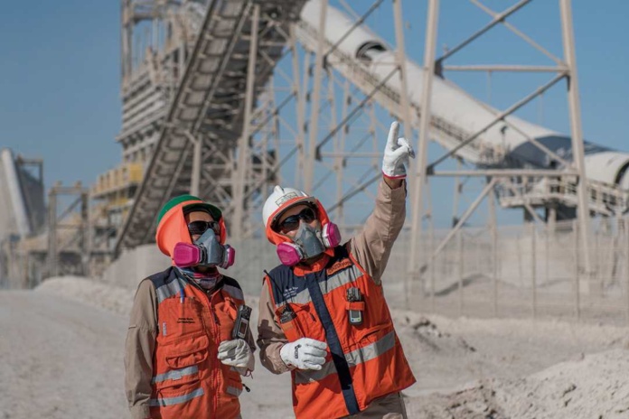 Más de 2.800 nuevos cupos para mujeres en carreras STEM convocan a técnicas y profesionales para desarrollar su futuro laboral en minería