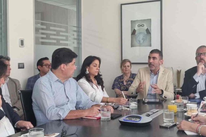 “El principal problema que tiene Chile hoy es que lo político contamina la economía”