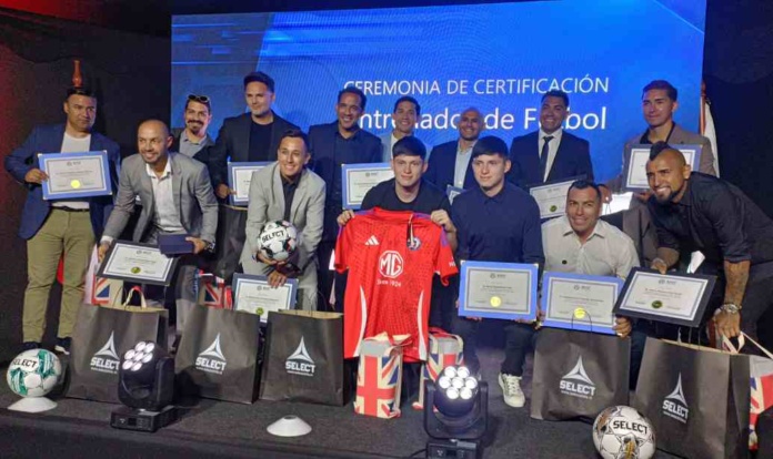 MG sortea 2 camisetas firmadas por jugadores de la Generación Dorada 