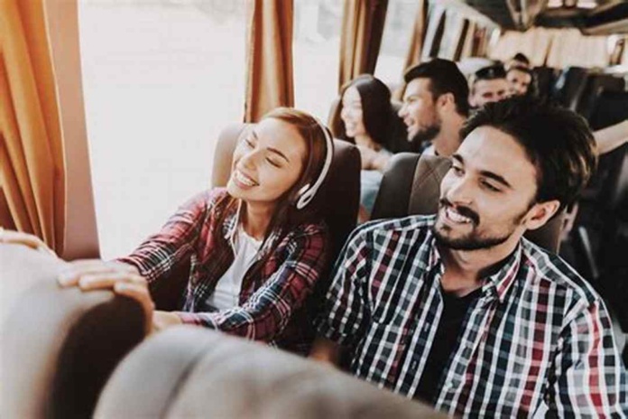 Radiografía a usuarios de buses interurbanos: les molesta la basura de otros pasajeros y prefieren la comodidad del servicio 