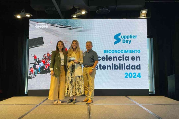 Axinntus recibe premio “Excelencia en Sostenibilidad 2024” de Engie Chile en el Supplier Day 2025 Axinntus recibe premio “Excelencia en Sostenibilidad 2024” de Engie Chile en el Supplier Day 2025