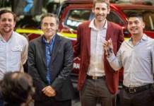 Entregan flota de camionetas eléctricas 4x4 por primera vez en Chile