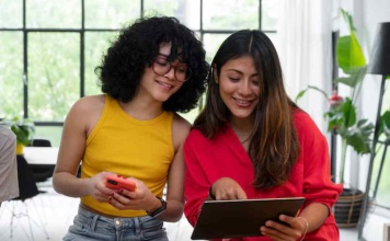 8M digital: las mujeres chilenas tienen más seguidores y las tendencias femeninas dominan en redes sociales