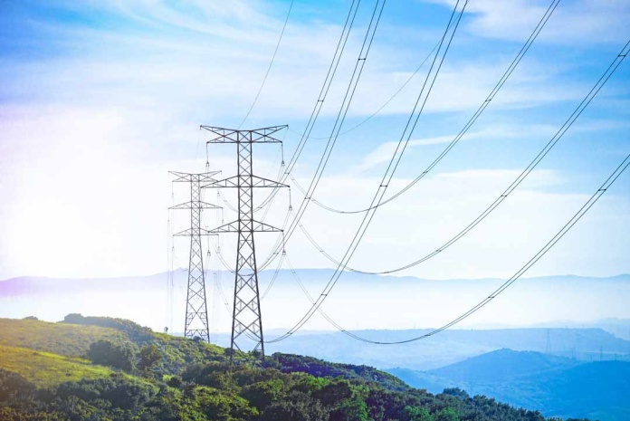 Los principales proyectos de transmisión de corriente continua en el mundo y cómo será el caso de Chile