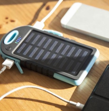 Lleva energía renovable a cualquier lugar con una batería solar portátil