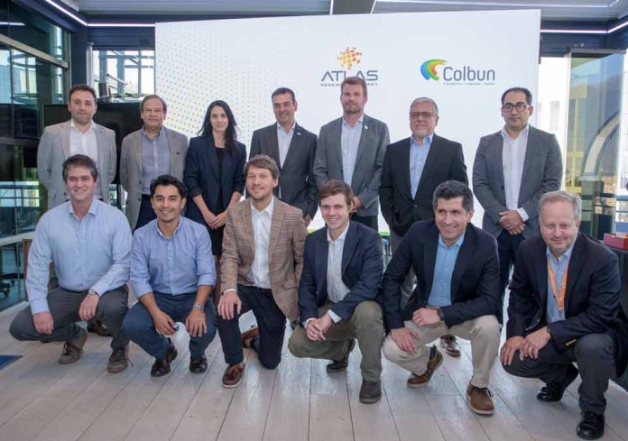 Atlas Renewable Energy y Colbún firman acuerdo para importante proyecto de almacenamiento con baterías