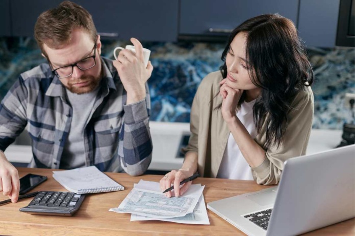 Chilenos duplican el uso de tarjetas prepagos en un año y disminuyen los pagos presenciales Chilenos duplican el uso de tarjetas prepagos en un año y disminuyen los pagos presenciales