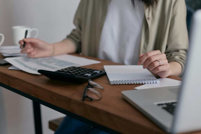 Mujeres y dinero Encuesta busca generar radiografía sobre educación financiera en la región de Valparaíso, Biobío y Los Lagos