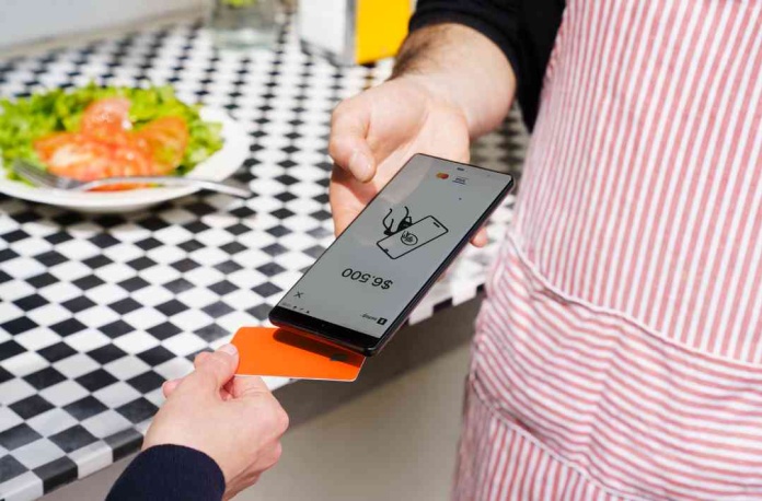 SumUp lanza solución que convierte los teléfonos móviles en una máquinas de tarjetas SumUp lanza solución que convierte los teléfonos móviles en una máquinas de tarjetas