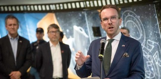 Túnel Vía Suecia de la estación de metro “Los Leones” se renueva con tecnología y arte