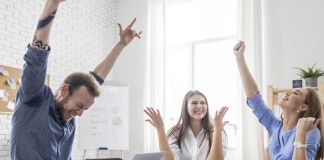 América Latina lidera en bienestar laboral pese a la presión del estrés, según ADP