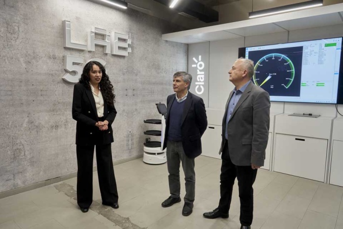 Claro realiza prueba 5.5G para instalar el primer laboratorio experimental en el Centro de Innovación de la Universidad Católica