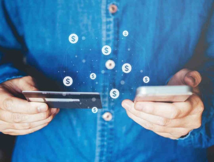 Colombia lidera los envíos de dinero desde Chile a nivel regional, movilizando más de US$100 millones