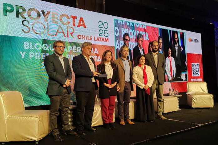 Director SERC Chile es reconocido con el Premio Proyecta Solar 2025 por su liderazgo en energía solar