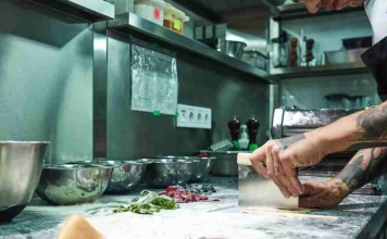 Guía esencial para emprender en el rubro alimentario: pasos clave y recomendaciones de expertos 