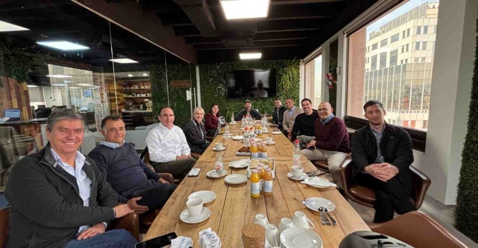 KLog.co abre el diálogo sobre IA y logística inteligente en América Latina KLog.co abre el diálogo sobre IA y logística inteligente en América Latina