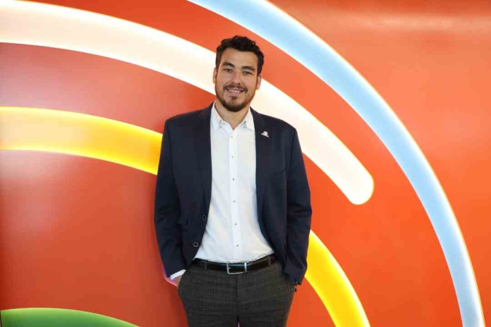 Más del 50% de las empresas mejora su productividad en 27% tras digitalizarse: reducción de costos alcanza el 23%