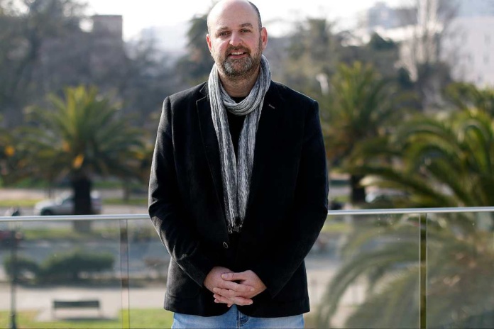 Es así que el equipo liderado por el investigador principal del Solar Energy Research Center Chile (SERC Chile) y académico del Departamento de Electrónica de la Universidad Técnica Federico Santa María, Dr. Samir Kouro, ha sido reconocido por la editorial científica Wiley por la alta visibilidad de su publicación en la revista IET Power Electronics. Su artículo fue destacado entre el 10% superior de los más consultados a nivel global durante 2023, consolidando su impacto en el campo de la electrónica de potencia y la electromovilidad.