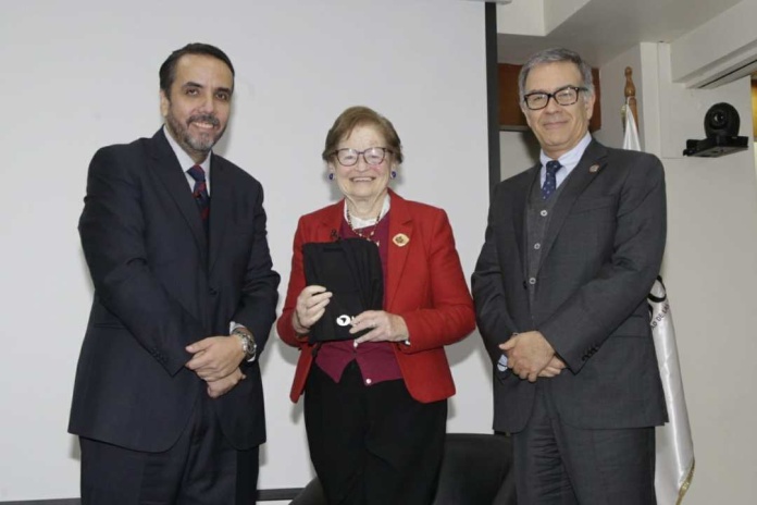 Vicepresidenta del Banco Central presenta Informe de Estabilidad Financiera IEF en UDLA