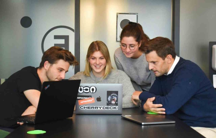 ¿Por qué las empresas deben apostar por el intercambio generacional en sus equipos?