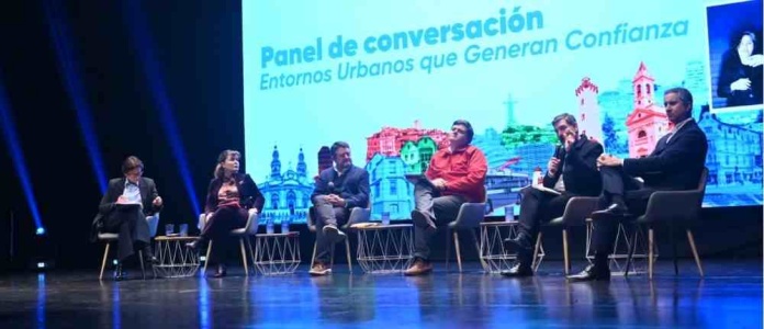 1,7 Millones de hogares de las principales ciudades del país se sienten “INSEGUROS” O “MUY INSEGUROS” en sus barrios 1,7 Millones de hogares de las principales ciudades del país se sienten “INSEGUROS” O “MUY INSEGUROS” en sus barrios