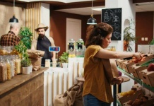 Emprendedores destacan su rol en la economía local y llaman a modernizar la permisología para fortalecer el comercio independiente