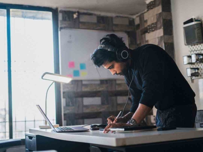 Eficiencia para resolver problemas y reducción de costos figuran entre los principales beneficios de las contrataciones por proyectos para las empresas