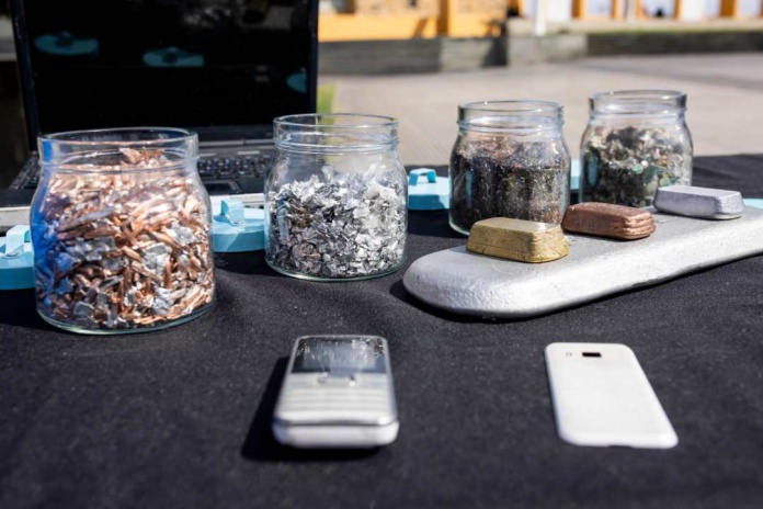 En menos de 2 meses Ruta Circular ha recolectado más de 350 unidades de celulares en desuso