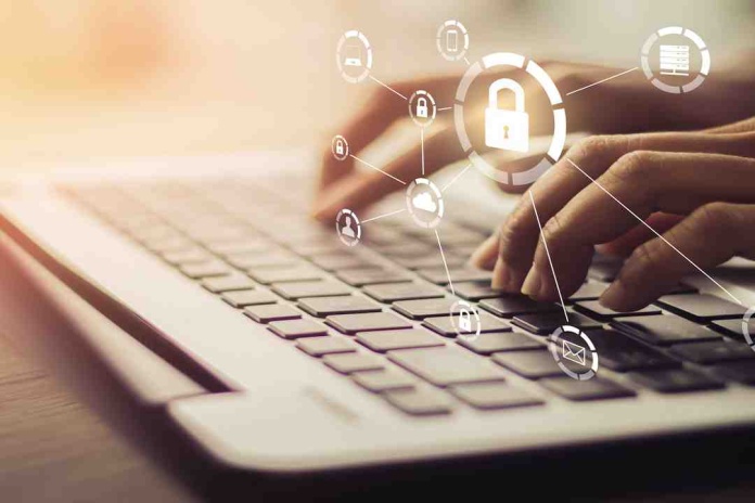 Filtran 16 mil millones de contraseñas de Google, Facebook y Apple: Chiletec llama a cambiar claves y verificar si tus datos fueron expuestos