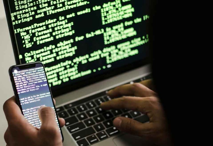 Kaspersky alerta sobre un nuevo malware que se hace pasar por un asistente de IA para robar datos de usuarios Kaspersky alerta sobre un nuevo malware que se hace pasar por un asistente de IA para robar datos de usuarios