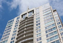 Ley Valentín impulsa revisión de normas para proteger la infancia en viviendas en altura