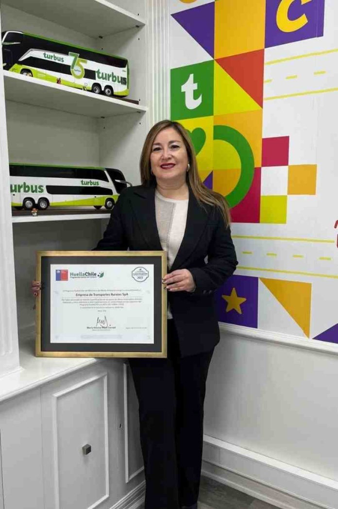 Turbus recibe certificación HuellaChile por su compromiso con la sostenibilidad Turbus recibe certificación HuellaChile por su compromiso con la sostenibilidad