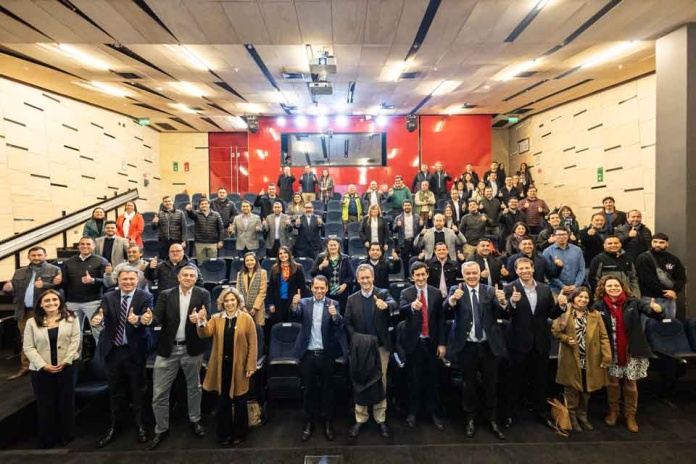 Duoc UC y CCU lanzan la primera Academia Logística del país para impulsar el desarrollo de trabajadores del transporte