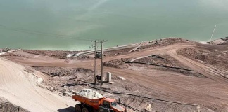 Camión articulado coreano refuerza continuidad operativa en minería del norte chileno