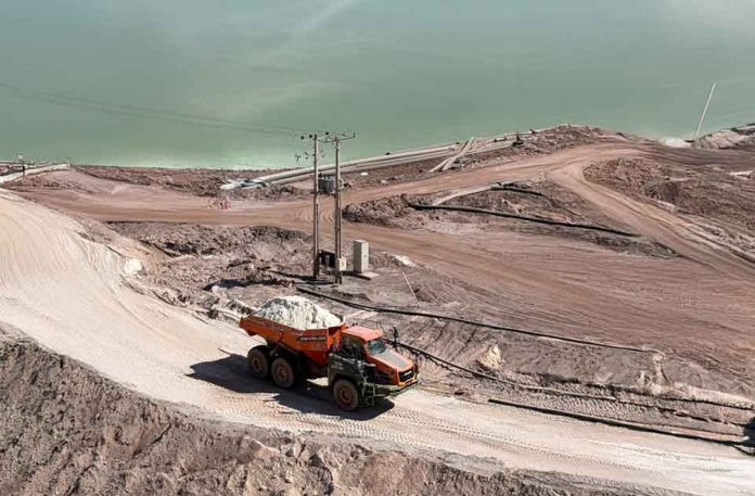 Camión articulado coreano refuerza continuidad operativa en minería del norte chileno Camión articulado coreano refuerza continuidad operativa en minería del norte chileno