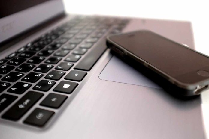 Conoce este curso gratuito que enseña a usar la IA en el trabajo y en tu día a día Conoce este curso gratuito que enseña a usar la IA en el trabajo y en tu día a día