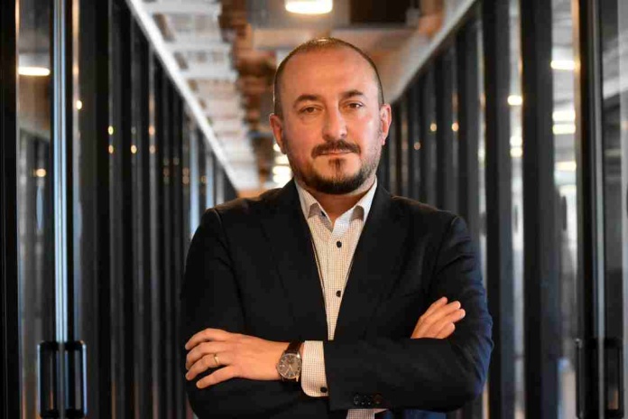 Defensoría del Contribuyente orienta a adultos mayores para que accedan a beneficio de rebaja en el pago de sus contribuciones