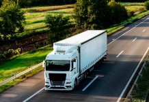 En las rutas de Chile, siempre adelante: Goodyear saluda a los camioneros en su día