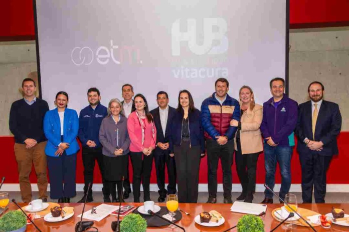 EtM se reúne con 10 alcaldes metropolitanos para reafirmar el compromiso a favor de la innovación y el emprendimiento a nivel comunal