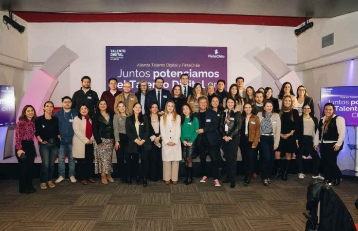 Firman alianza para posicionar a Chile como referente en formación digital y empleabilidad en el mundo fintech