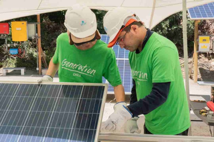 Instalación de Paneles Solares: El nuevo bootcamp de Generation Chile tiene 40 becas disponibles