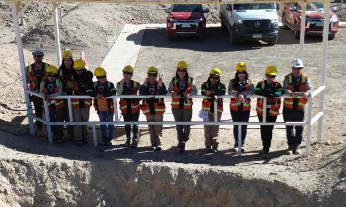 Lomas Bayas da la bienvenida a una nueva generación de mujeres que transforman la minería