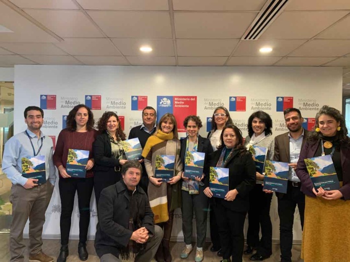 Ministra de Medio Ambiente recibe propuestas para el turismo sostenible en áreas protegidas