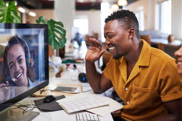 “Políticas rígidas de regreso a la oficina, mala comunicación y tecnología inadecuada” las principales quejas de los colaboradores sobre el trabajo híbrido