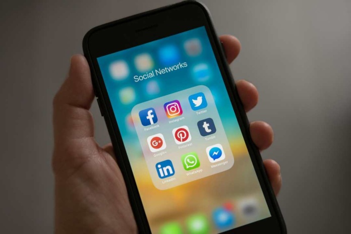 Radiografía de las redes sociales: efectos del uso excesivo, la necesidad de desconexión y cómo regularlas