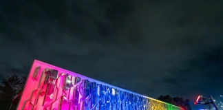 Signify ilumina Friso Cinético de Matilde Pérez